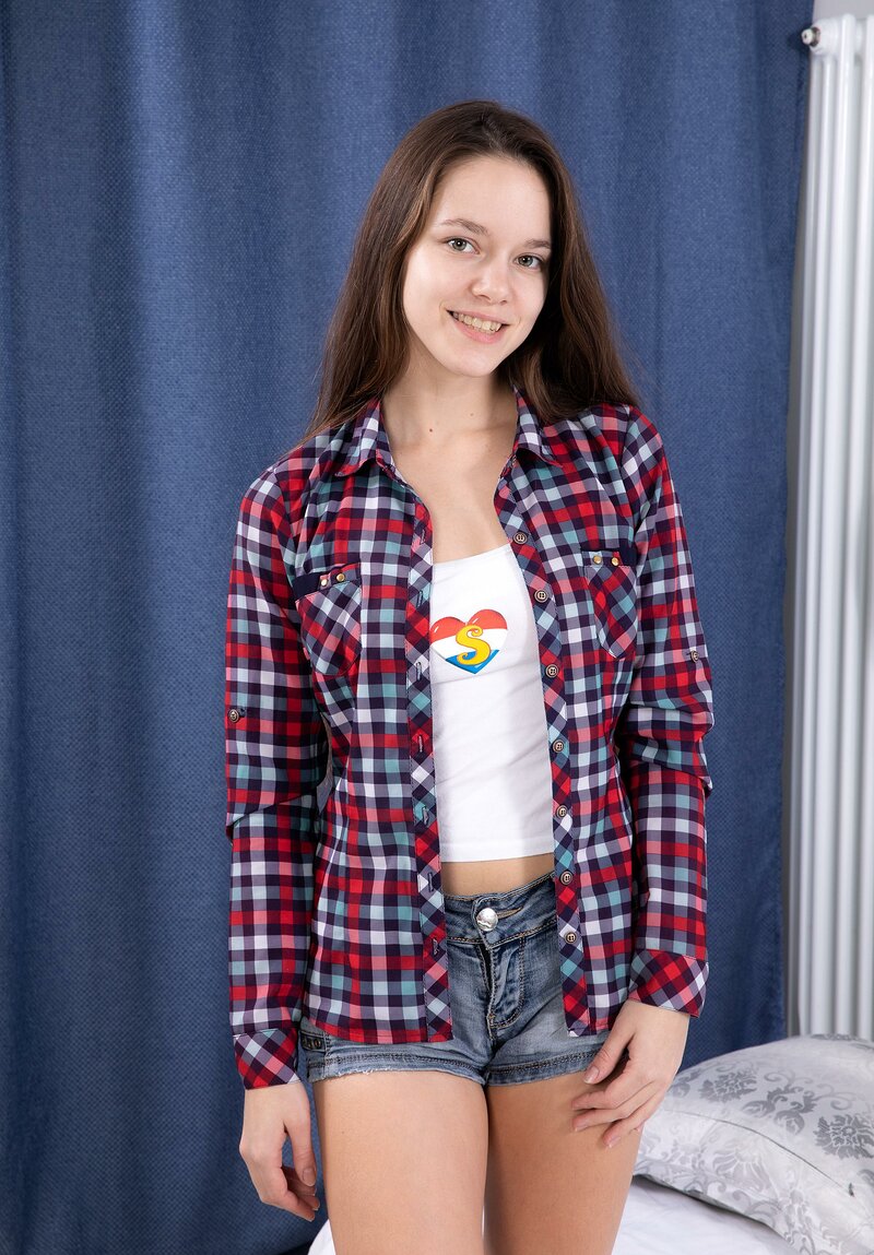 Нина, 22 года, 1 размер груди